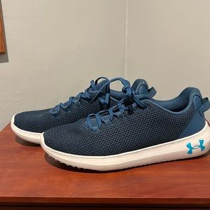 Size 10 under armor sneakers